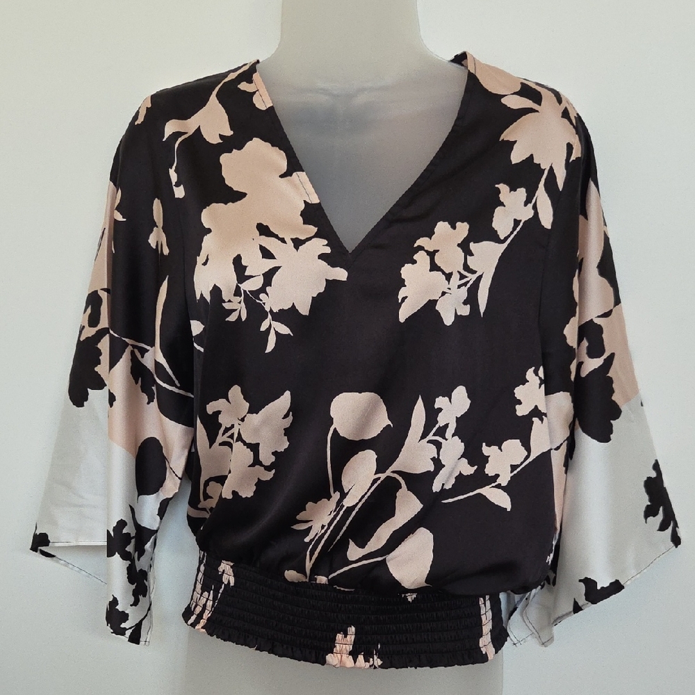 NWT White House Black Market Black and Pink Floral Flutter Sleeve Blouse